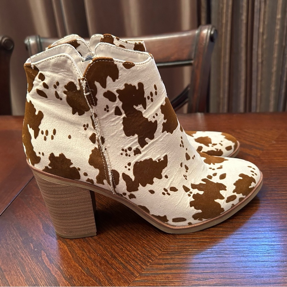 Altar’d State Emery Ivory Tan Brown Cow Print Booties Size 8